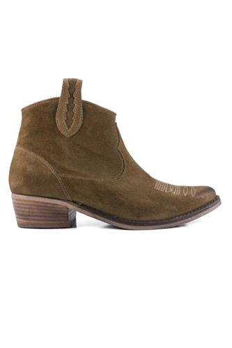 Camp Texan Sand Brown Aged Suede