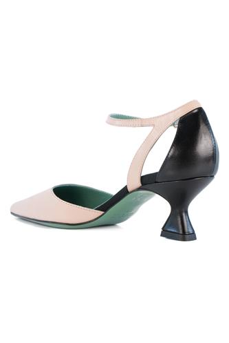 Low Shoes Face Powder Black Leather