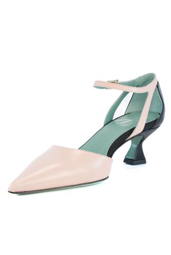 Low Shoes Face Powder Black Leather